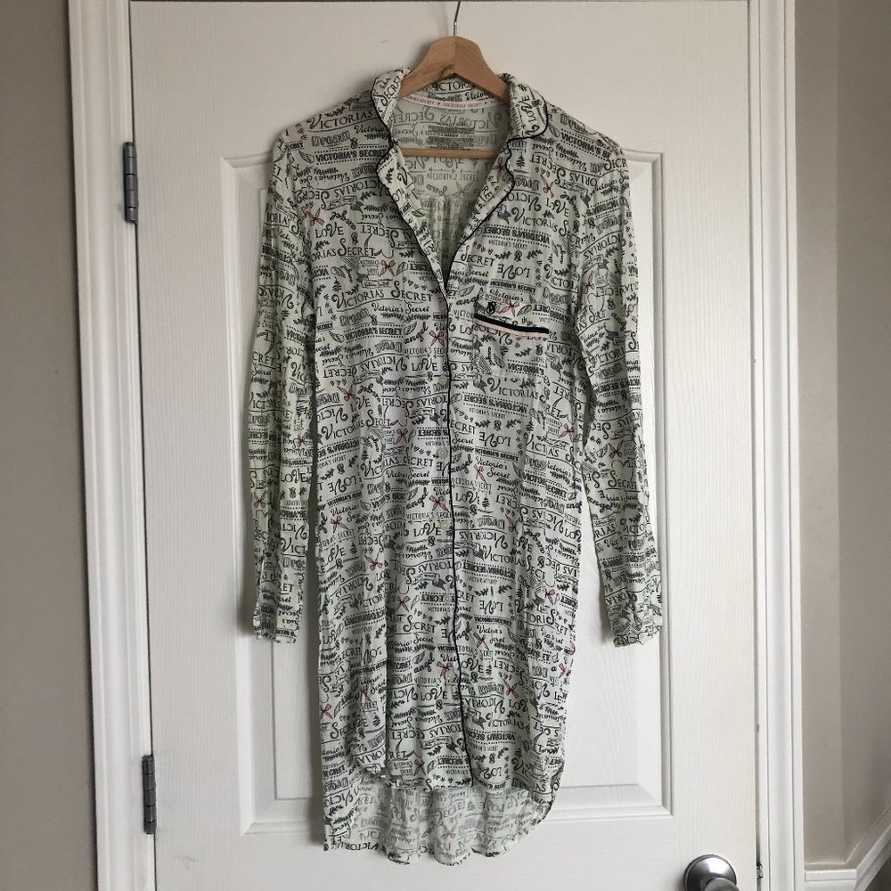 Victoria's Secret Script Print Nightgown Sleep Shirt Medium